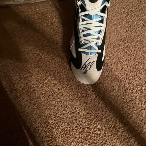 Shaquille O\'Neal Signed Size 22 Reebok The Pump Shoe main image 4